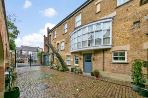 Kingsley Court, Church Street, Hampton- click for photo gallery